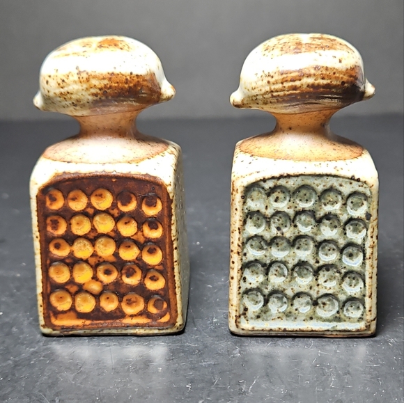 Vintage Lisa Larson Pottery Ceramic Mcm Girl Salt And Pepper Shakers - Picture 2 of 7